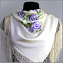 Фото вышивки на платке в виде цветов